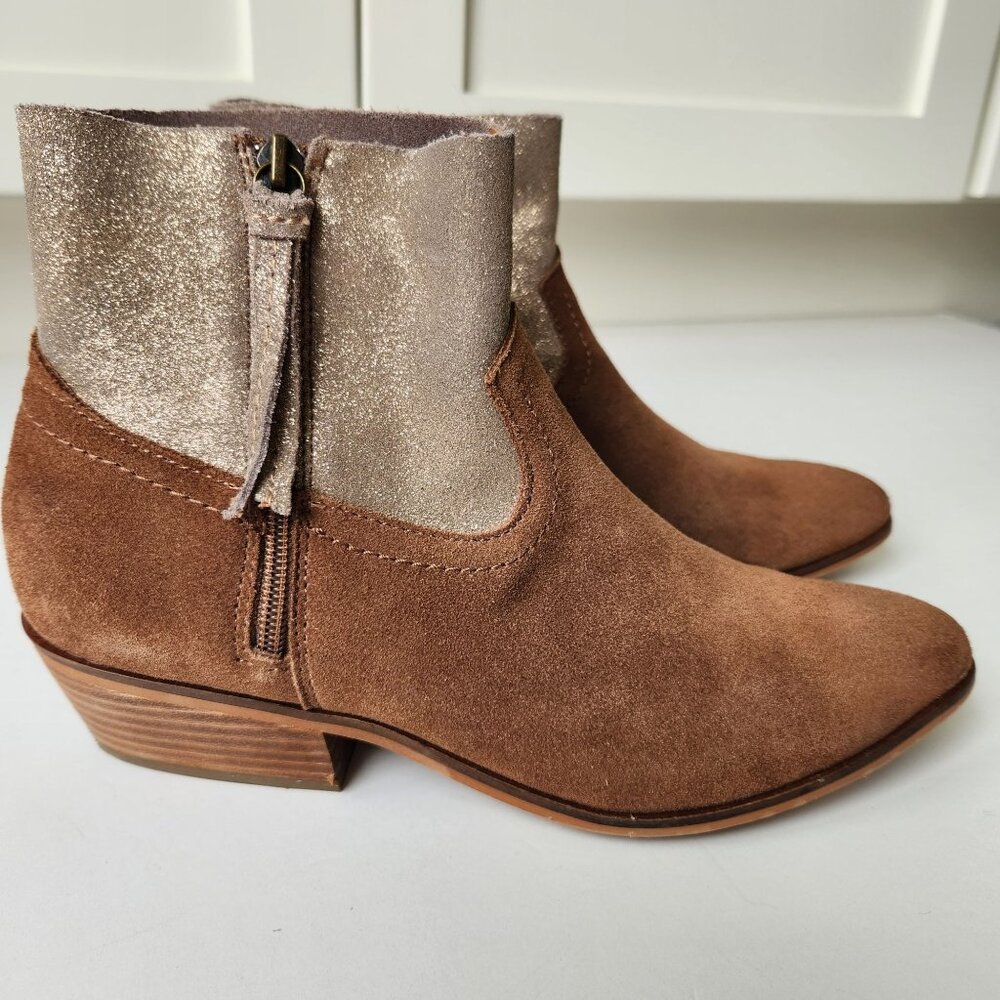 Frye & Co. Rubie Cognac Suede & Metallic Rose Gold Ankle Boots Western Rodeo - Picture 3 of 10